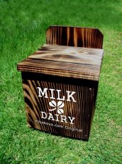 画像3: 【ミルクボックス】焼き杉牛乳箱(200ml　4本用) 文字色:ホワイト (3)