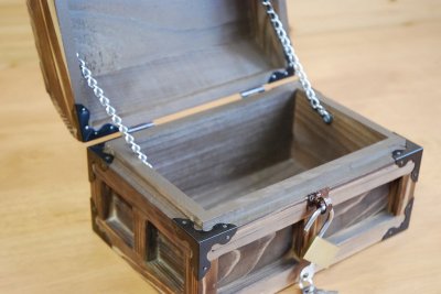 画像3: 【海賊宝箱】デラックス海賊箱（小）焼杉仕様　三方飾り金具仕上げ